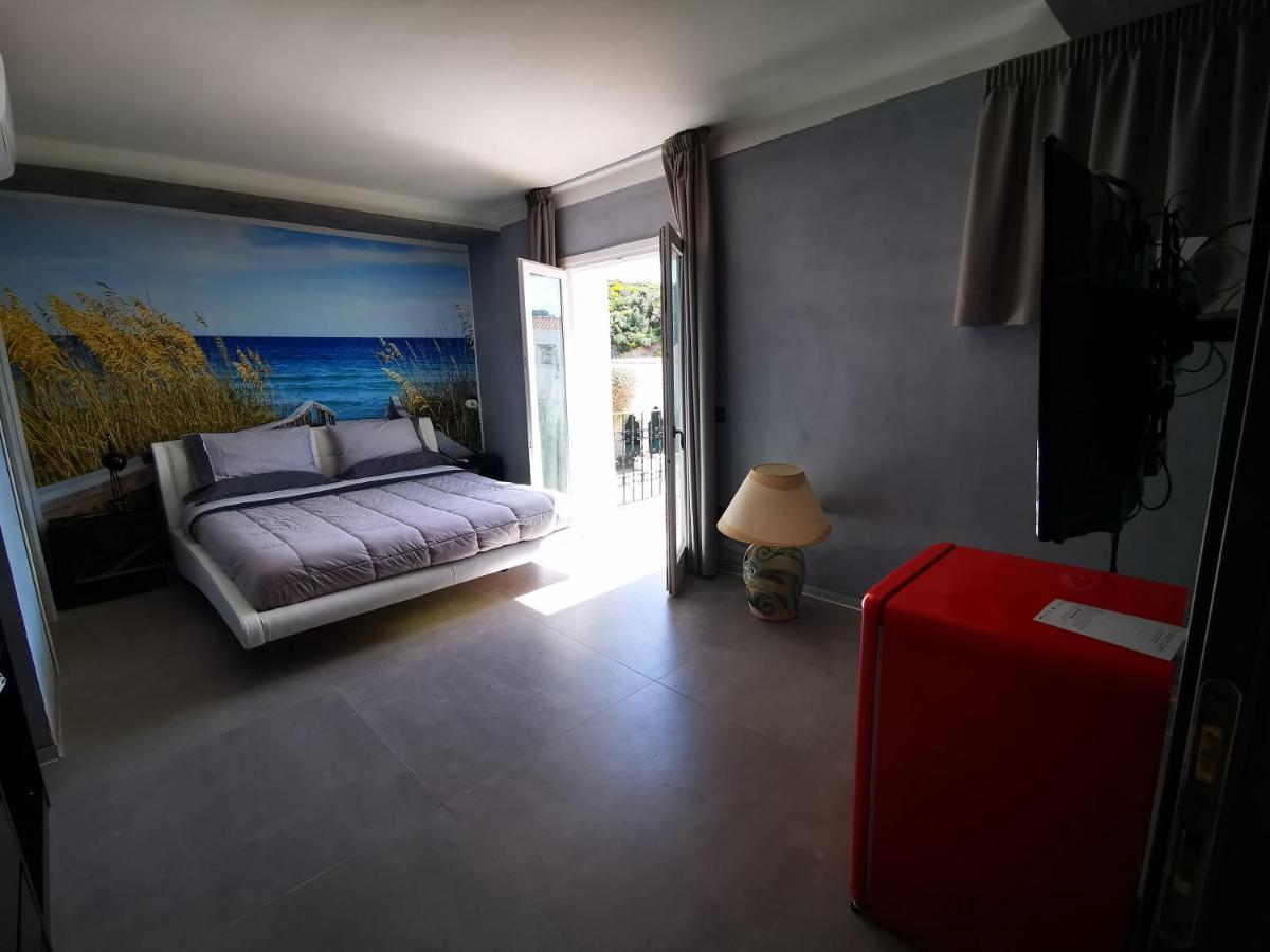 サンタ・テレーザ・ガッルーラ Relais Du Port Bed & Breakfast エクステリア 写真