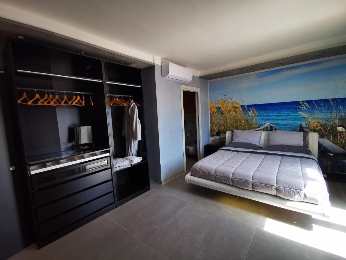 サンタ・テレーザ・ガッルーラ Relais Du Port Bed & Breakfast エクステリア 写真